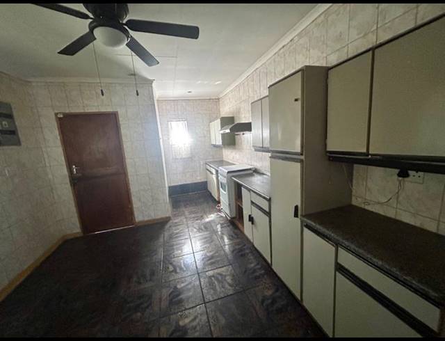 3 BEDROOM HOUSE FOR SALE IN VANDERBIJLPARK CW 6